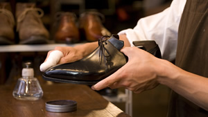 イメージ：靴磨き・クリーニング・染め直し